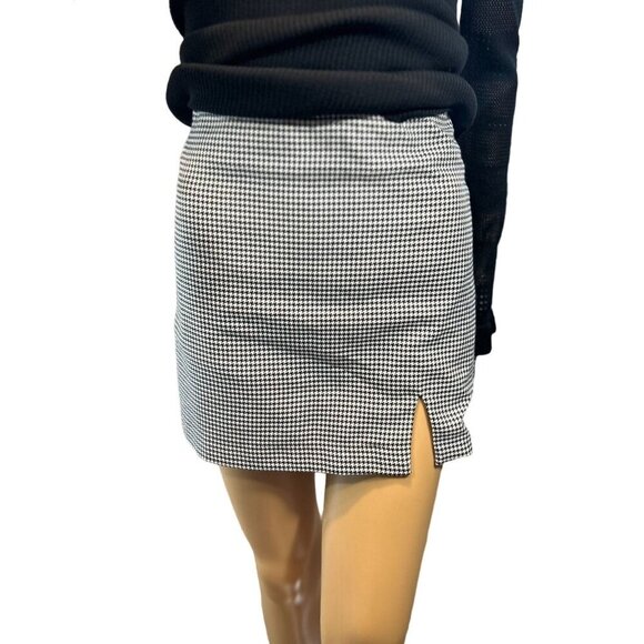 (5 for $25)โ Forever 21 Houndstooth Print Mini Skirt Size XS NWT - Picture 1 of 5